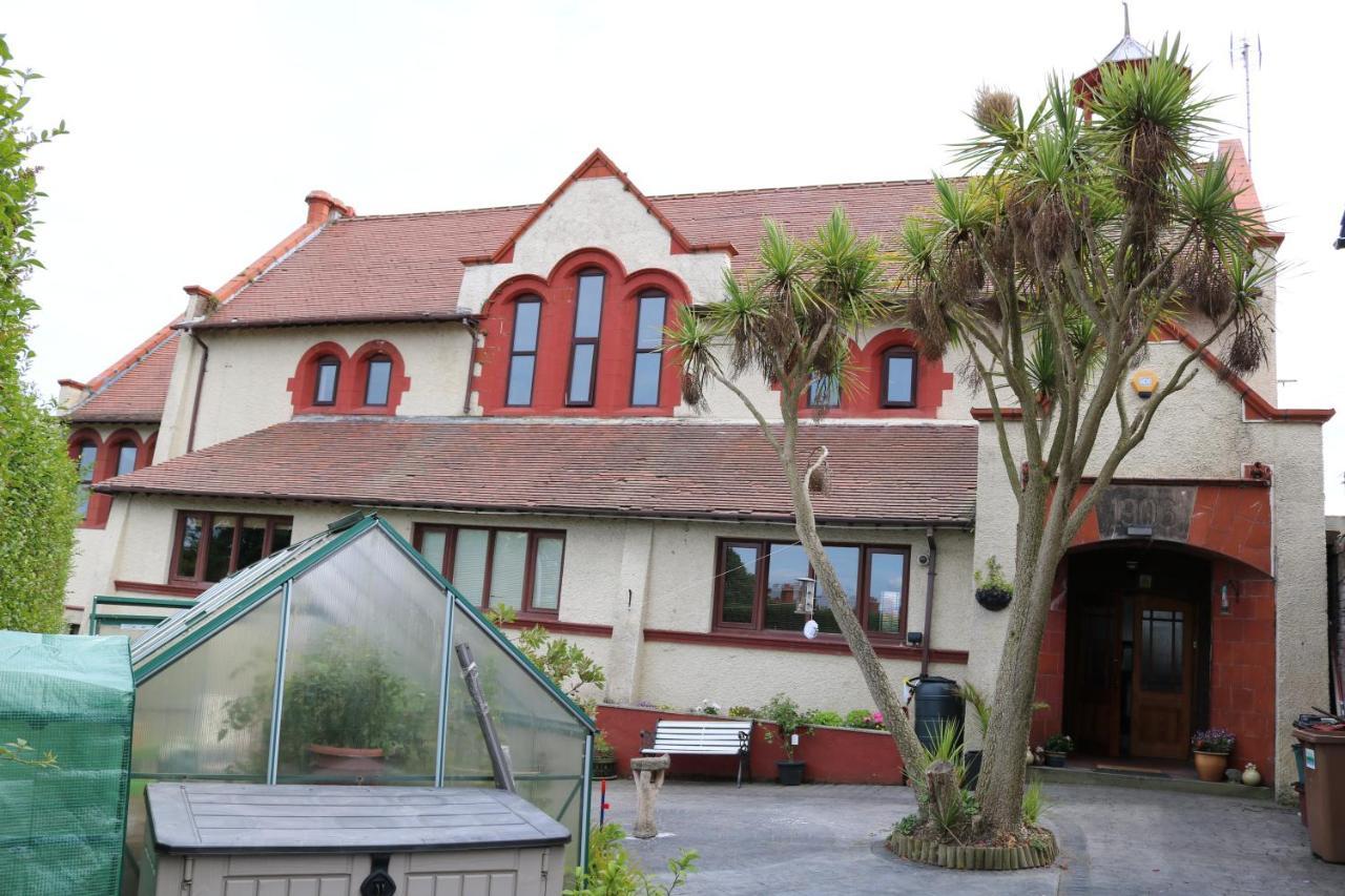 Hotel Victoria House Barrow-in-Furness Exteriér fotografie
